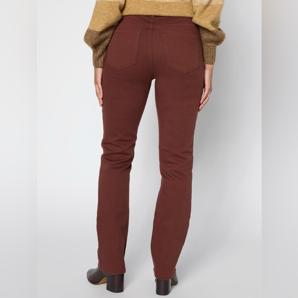NWT DG2 by Diane Gilman Virtual Stretch Denim Straight-Leg Jean - White, Size 12 - Picture 2 of 7